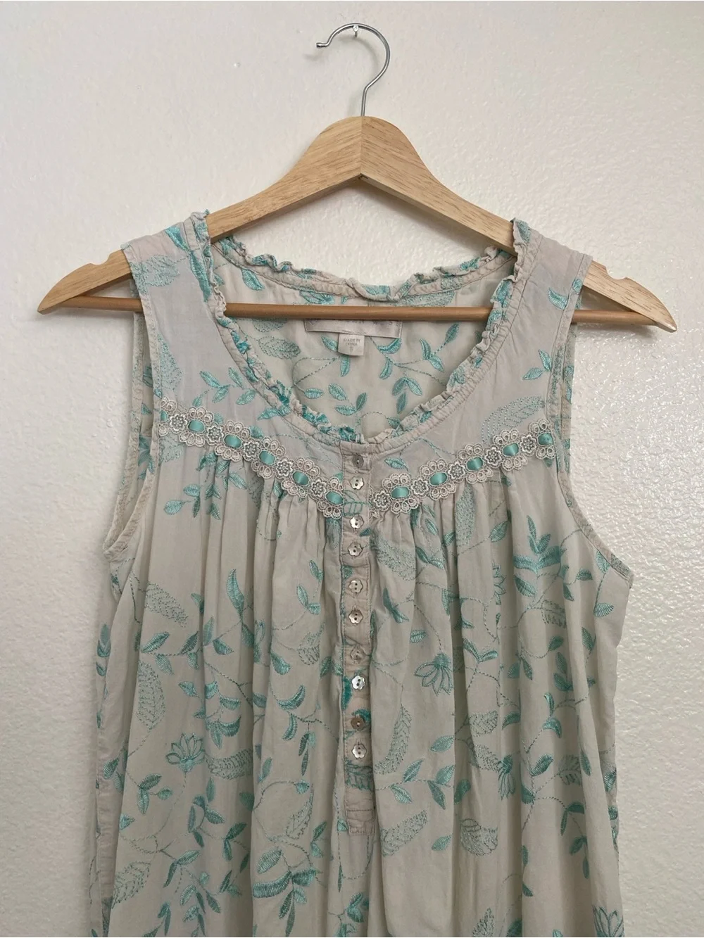 Eileen West Blue Floral Embroidered Maxi Nightgown - Button Front - Size S - Picture 2 of 14